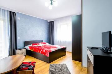 Фото номера Трехместный номер с собственной ванной комнатой Гостевой дом Vila Nico г. Байя-де-Фьер 6