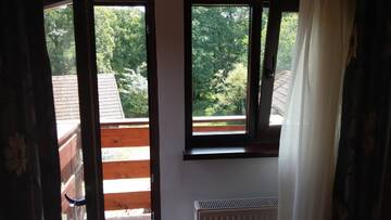 Фото номера Attic Family Suite with Balcony Гостевой дом Conacul Bunicilor г. Байя-де-Фьер 3