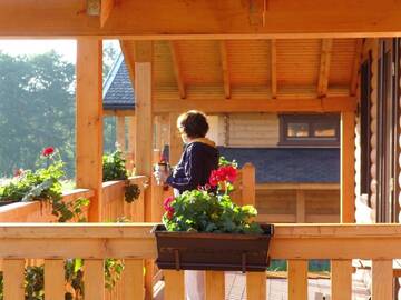 Фото номера Дом с 2 спальнями Дома для отпуска Complex Agroturistic Livada de Nuci г. Байя-де-Фьер 85