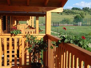Фото номера Дом с 2 спальнями Дома для отпуска Complex Agroturistic Livada de Nuci г. Байя-де-Фьер 90