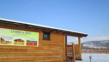 Фото номера Дом с 2 спальнями Дома для отпуска Complex Agroturistic Livada de Nuci г. Байя-де-Фьер 70